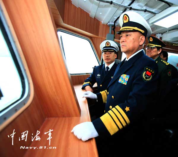 The handover ceremony for China’s first type-056 new-type corvette with hull number 582 was held on the afternoon of February 25, 2013 in Shanghai. Wu Shengli, member of the Central Military Commission (CMC) and commander of the Navy of the Chinese People’s Liberation Army (PLA), attended and addressed the ceremony.