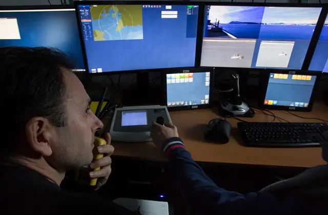 DCNS has just successfully tested, in the Toulon harbor, a real-time demonstrator for an asymmetric response to terrorist and piracy attacks. This DCNS system is the fruit of several years of research and development and integrates cutting-edge technologies: ultra-high-definition and high-sensitivity video, augmented reality, powerful algorithms for the detection of threatening behavior… The goal is to accelerate decision taking and prevent collateral damage in close-quarter defense situations. 