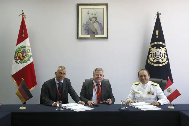 Signing the contract in the Peruvian port city Callao (from left): Matthias Bergande