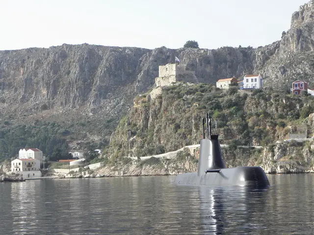 After a series of problems regarding the management of the Skaramagkas Shipyards, the Hellenic Navy surfaced the HN Matrozos (S-122), a TKMS Type 214 submarine, at the island of Megisti (also known as Kastelorizo). The pictures were published during the submarine’s operational sail at the Eastern Aegean and Mediterranean Sea.