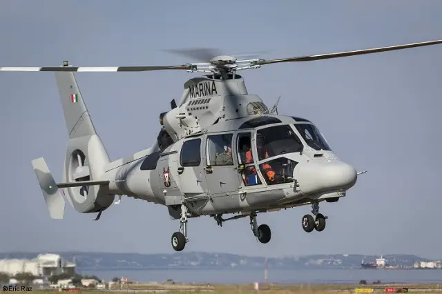 The Mexican Navy yesterday took delivery of the first of the ten AS565 MBe Panther helicopters it purchased in 2014, becoming the first customer in the world to receive the new version of this multi-role, medium-class military rotorcraft. The Navy will receive three other units before the end of the year and the remaining six by early 2018.