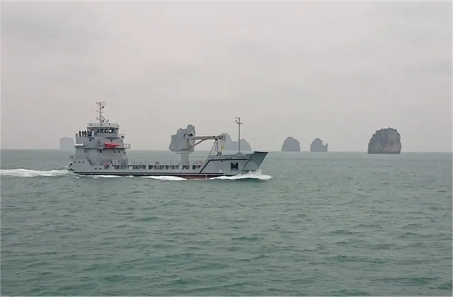 Vietnamese Navy has signed a contract to build a Roro 5612 multipurpose amphibious transport ship designed by Damen 925 001