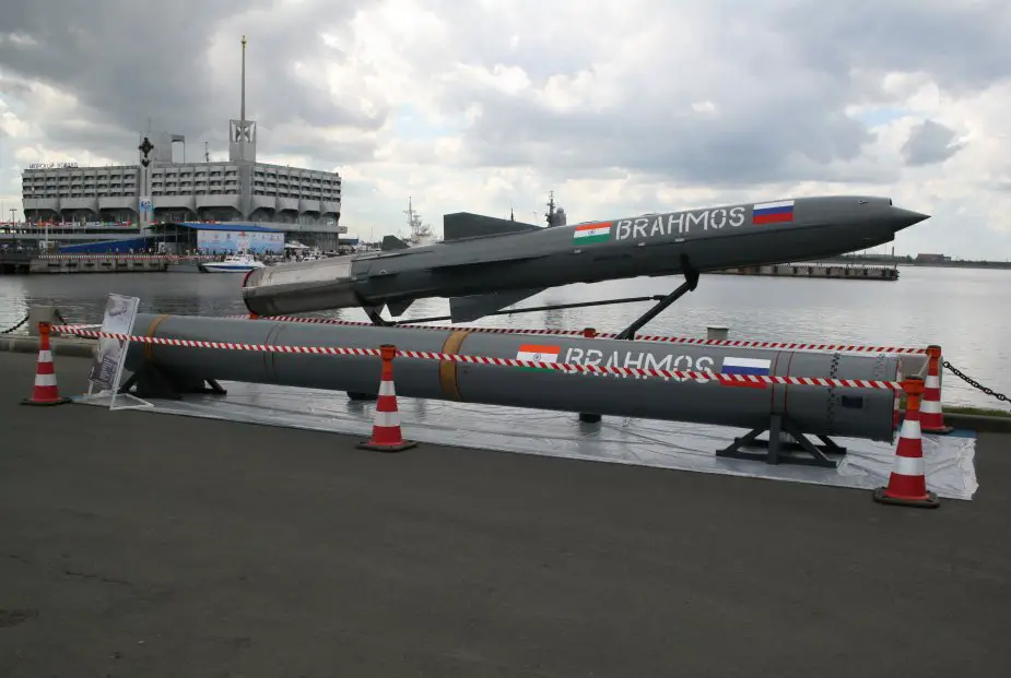 DRDO BrahMos supersonic cruise missile successfully fired by Indian Navy 925 001