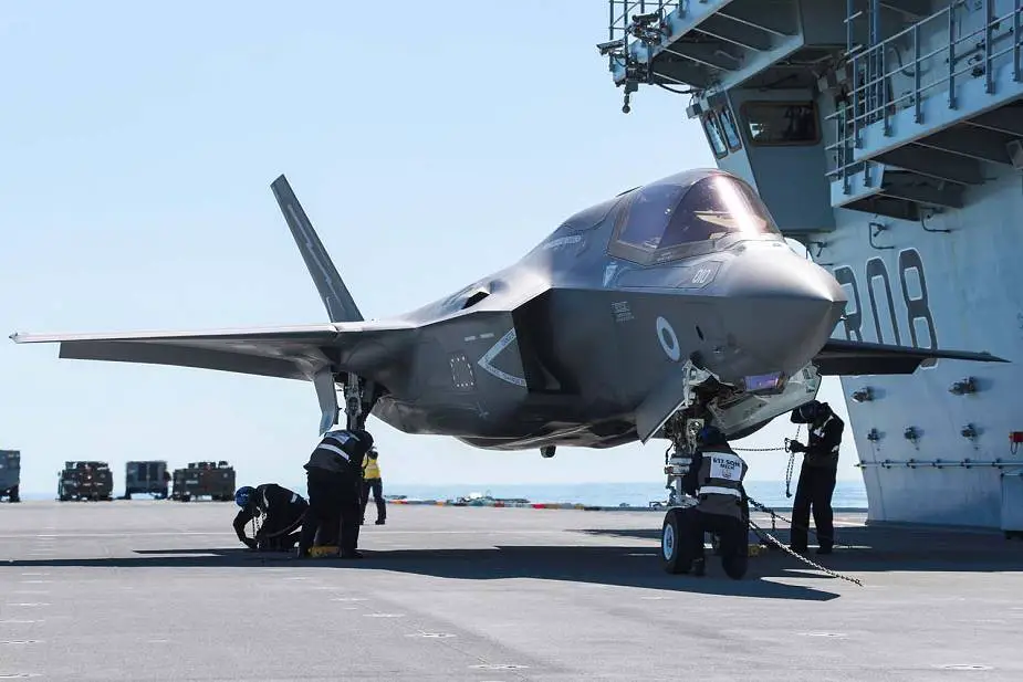 First operational landing of 617 Squadron F 35B fighter on British HMS Queen Elizabeth aircraft carrier 925 002