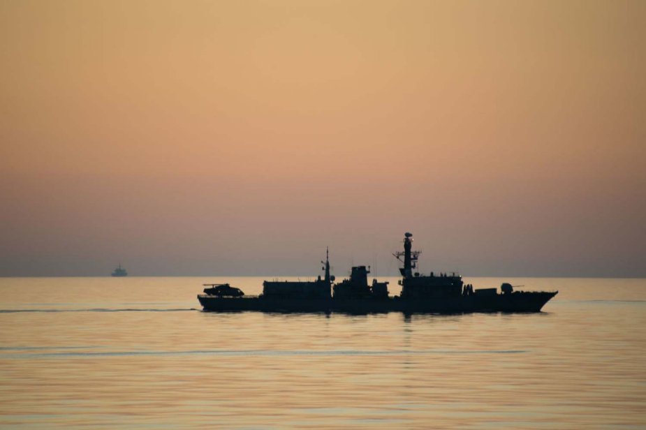 Royal Navy Warships comlplete Baltic Exercise 2020 925 004
