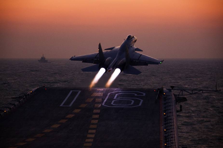 J 15 fighter of Chinese Navy aircraft carrier Liaoning conducts live firing and refueling training exercises 925 005