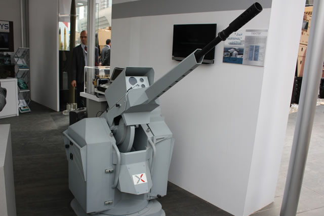 At IDEX 2015, Navy Recognition learned that Nexter Systems and DCNS teams are currently working together in order to interface the Narwhal 20B with the DCNS made FREMM Frigates. Following this work the Narwhal guns will be able to exchange data with the Combat Management System (CMS). More specifically, it will be connected to the fire control system and surveillance radar (Thales Herakles) of the frigates which will allow greater flexibility and shorter reaction time when dealing with threats.