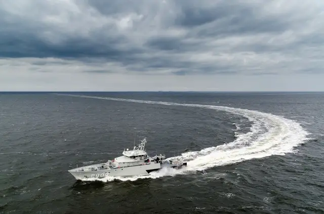 The Belgian Navy announced that the latest addition to its fleet, Offshore Patrol Vessel (OPV) Pollux (P902) escorted and monitored a Russian Navy submarine and a Silva class tug boat while they were transiting in Belgium's exclusive economic zone (EEZ). According to the Belgian Navy, this was the first operational military mission for the new OPV.