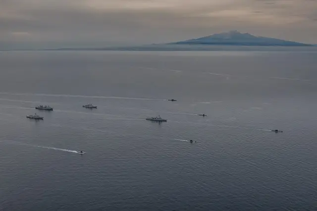 NATO’s Submarine Warfare Exercise DYNAMIC MANTA 2016 (DYMA 16) began one week ago off the Sicilian coast, with ships, submarines, and aircraft and personnel from 8 Allied nations converging on the Central Mediterranean Sea for anti-submarine warfare (ASW) and anti-surface warfare training. 
