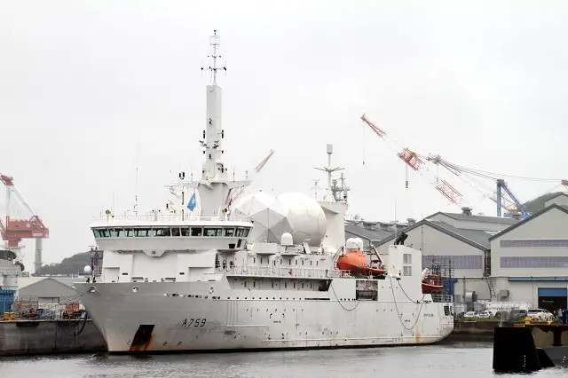French SINGIT vessel Dupuy de lome yokosuka