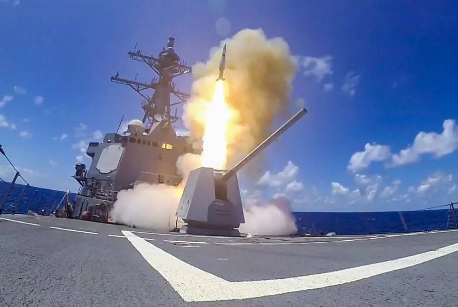 US Navy USS Chung-Hoon destroyer fires SM-2 surface-to-air missile ...