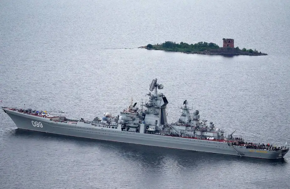 Russian Battlecruiser Pyotr Velikiy Firing Missiles on coastal targets in Barents Sea 925 002