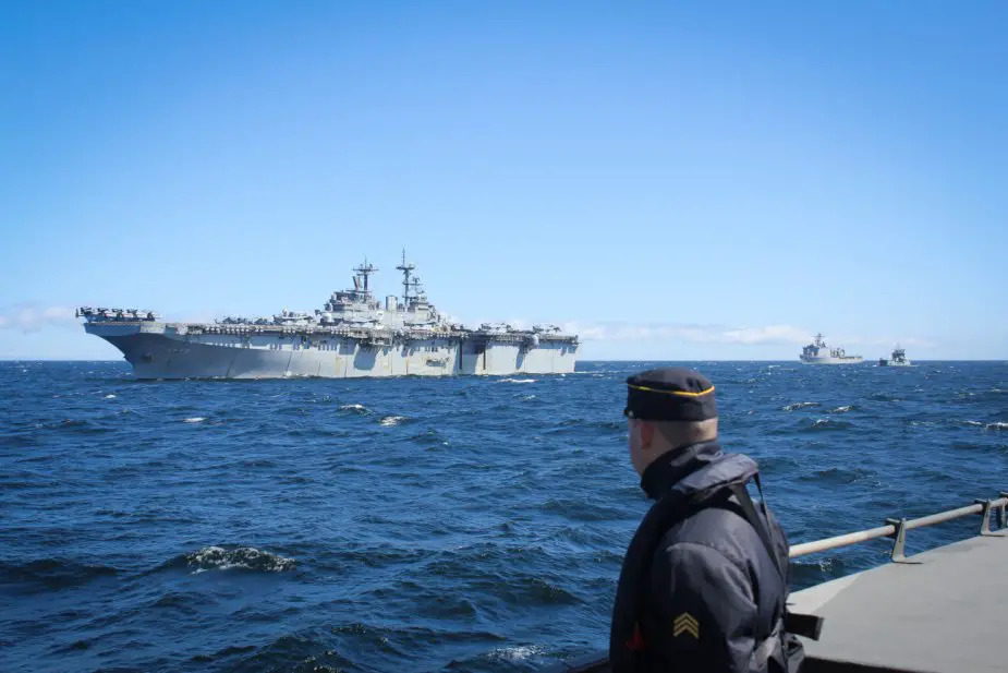 The_amphibious_assault_ship_USS_Kearsarge_makes_port_visit_in_Finland.jpg